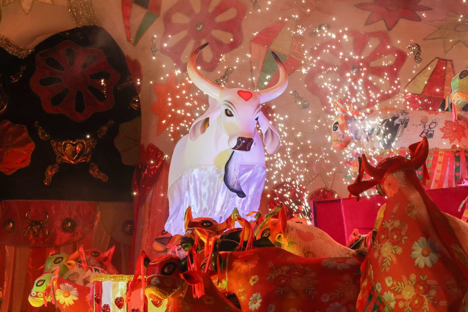 ‘boi-do-povo,-boi-do-povao’:-boi-garantido-se-consagra-o-campeao-do-festival-de-parintins-2025