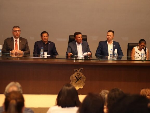 amazonas-recebe-plano-brasis-2025-2027-com-foco-no-fortalecimento-do-estado-no-mercado-internacional-de-turismo