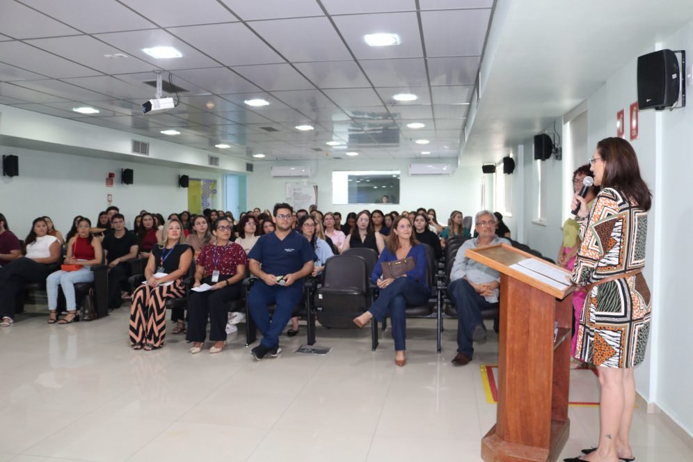 paic:-fcecon-lanca-e-book,-premia-trabalhos-e-recebe-novos-bolsistas
