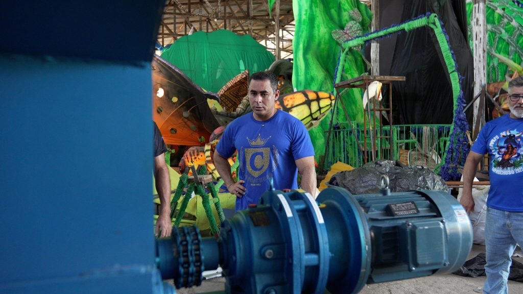 caprichoso-inova-com-maquina-de-reciclagem-de-isopor,-reforcando-sustentabilidade-no-festival-de-parintins