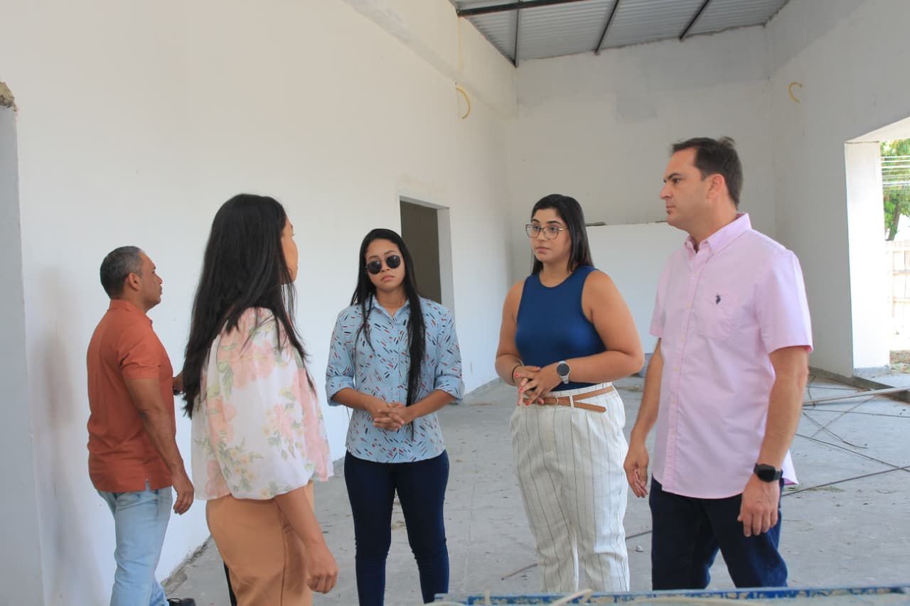 prefeito-mateus-assayag-vistoria-obra-da-casa-da-cultura-e-anuncia-conclusao-nos-proximos-meses